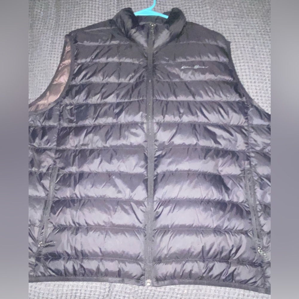 Black Eddie Bauer light down vest. XXL